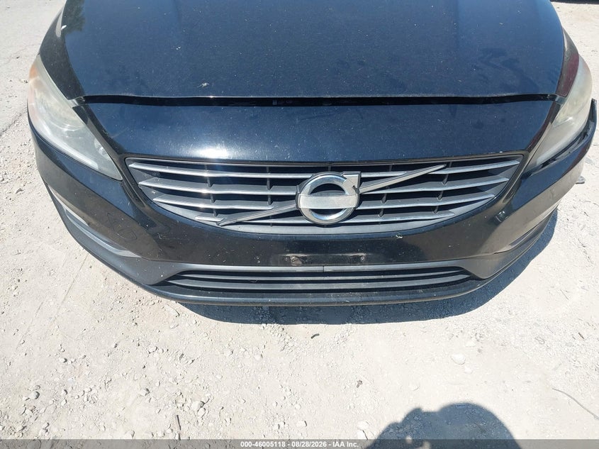 2015 VOLVO V60 auction photo 6