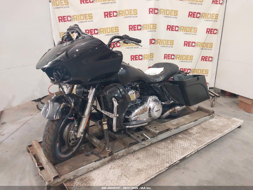 HARLEY-DAVIDSON FLHX 2013