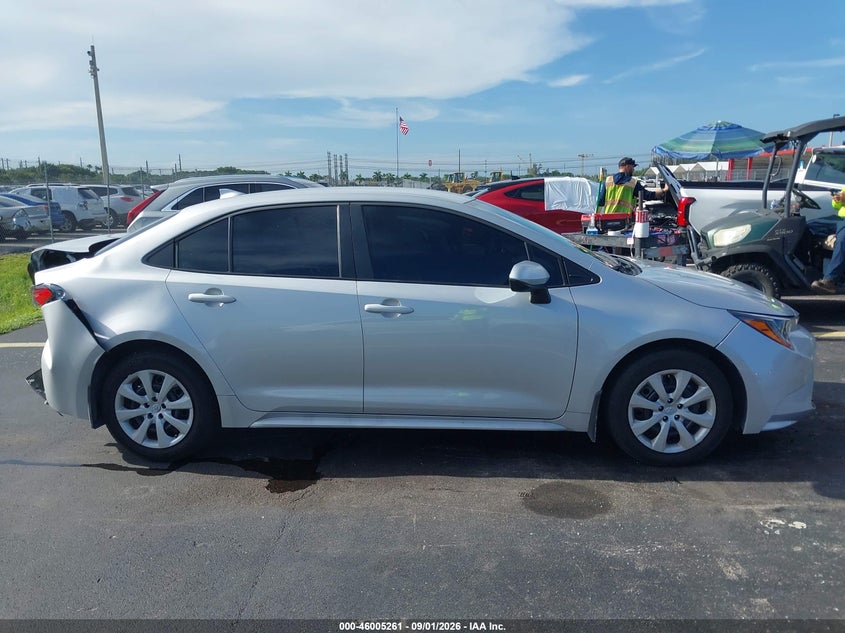 TOYOTA COROLLA - zdjęcie 13