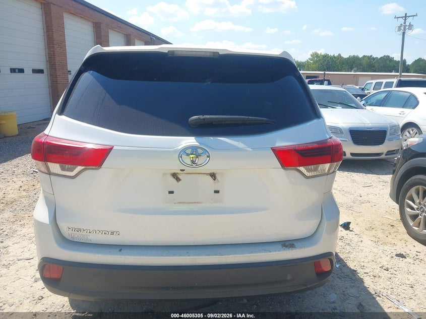 TOYOTA HIGHLANDER - zdjęcie 16
