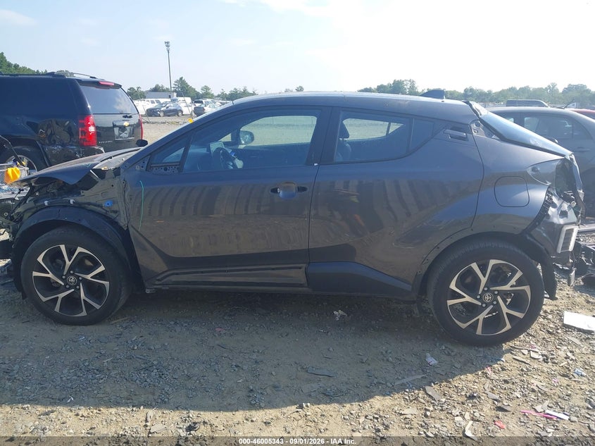 TOYOTA C-HR - zdjęcie 15