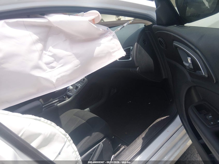 2017 CHRYSLER 200 auction photo 5