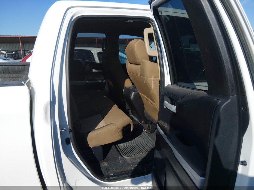 TOYOTA TUNDRA - zdjęcie 8