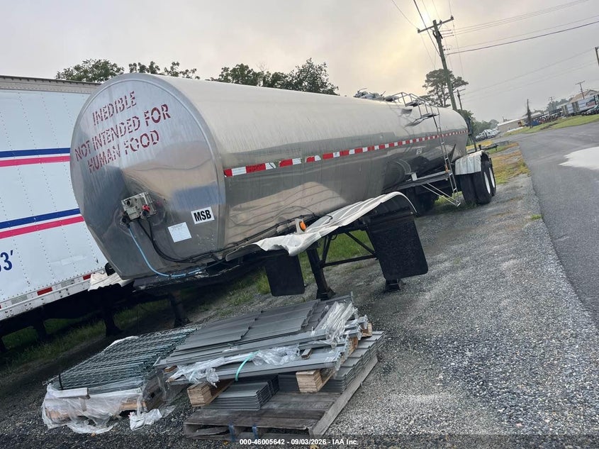 1984 WALKER TANKER auction photo 2