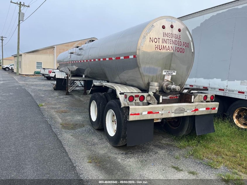 1984 WALKER TANKER auction photo 3