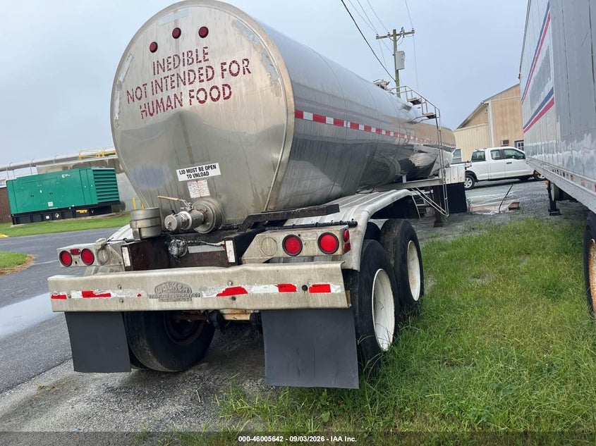 1984 WALKER TANKER auction photo 4