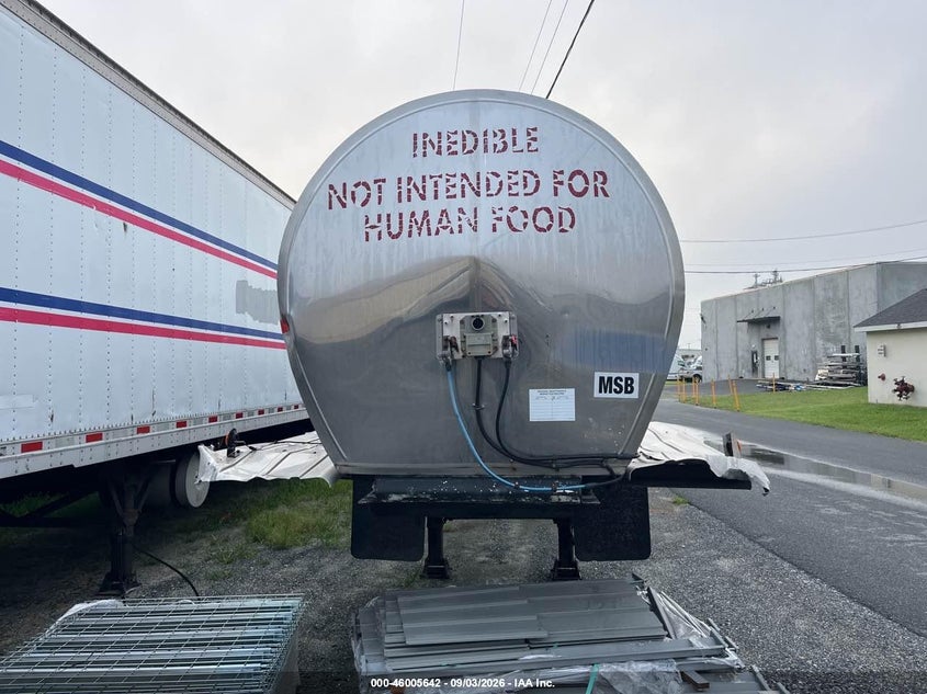 1984 WALKER TANKER auction photo 5