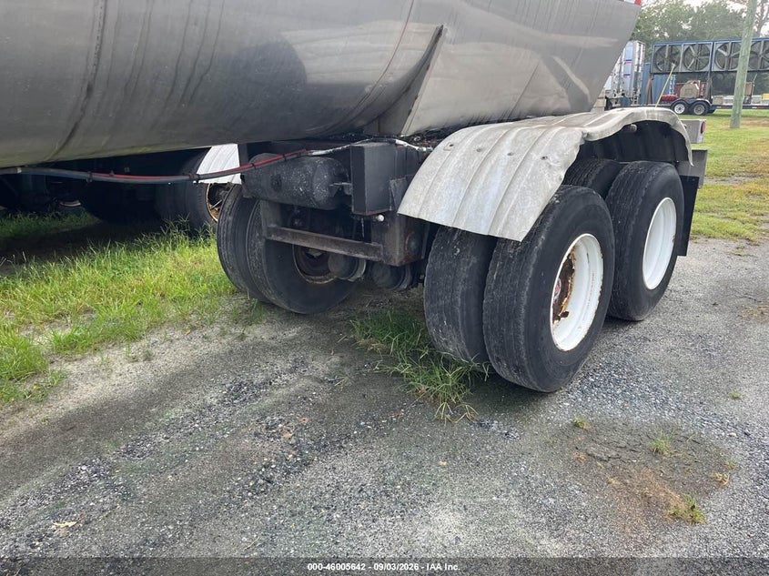 1984 WALKER TANKER auction photo 7