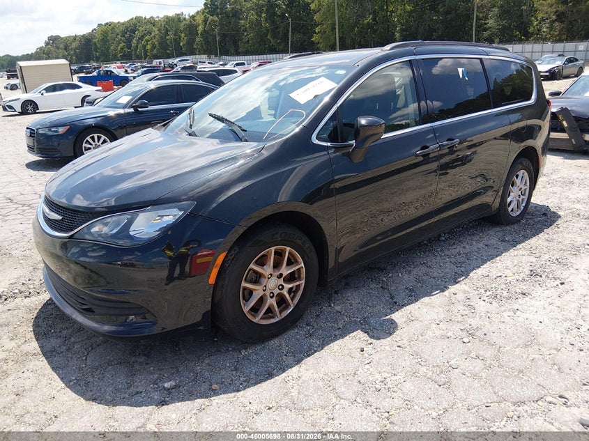 2020 CHRYSLER VOYAGER auction photo 2