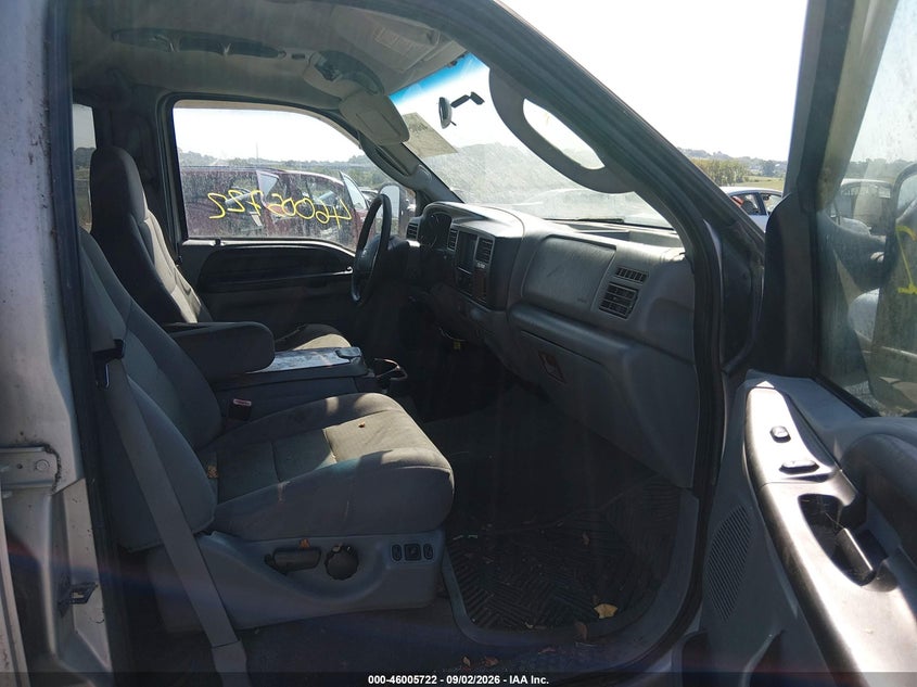 2005 FORD EXCURSION auction photo 5