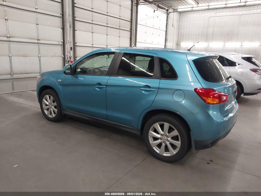2014 MITSUBISHI OUTLANDER SPORT ES · Фото 3