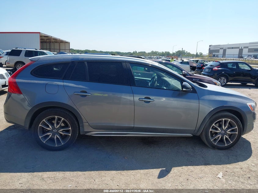 2018 VOLVO V60 CROSS COUNTRY T5 · Фото 13