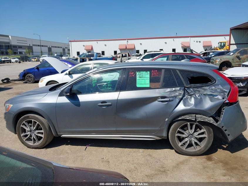 2018 VOLVO V60 CROSS COUNTRY T5 · Фото 14