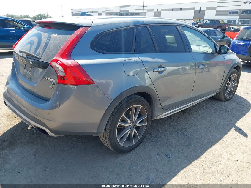 2018 VOLVO V60 CROSS COUNTRY T5 · Фото 4