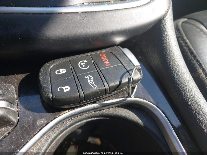 2015 CHRYSLER 200 C · Фото 11