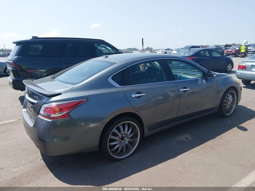 2015 NISSAN ALTIMA auction photo 4