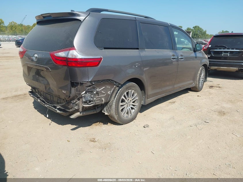 2018 TOYOTA SIENNA auction photo 4