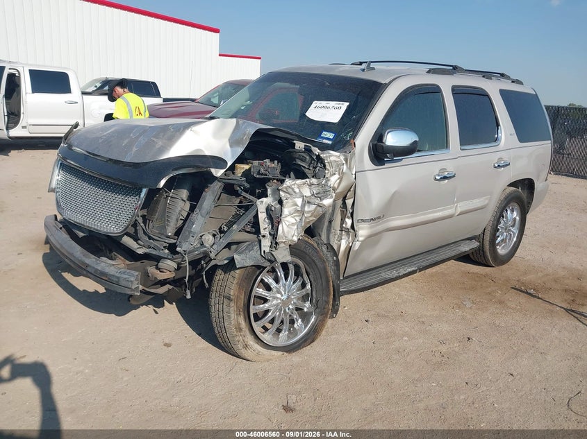 2007 GMC Yukon, Front End, IAAI, VIN 1GKFC13027J102248 — photo 2