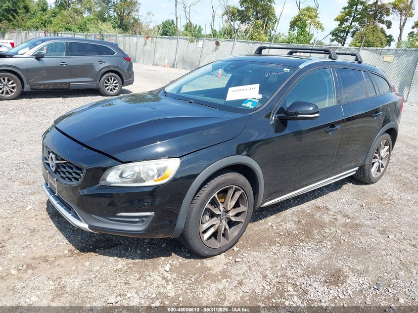 2015 VOLVO V60 CROSS COUNTRY auction photo 2