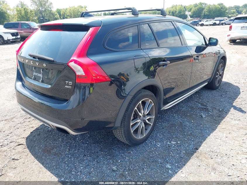2015 VOLVO V60 CROSS COUNTRY auction photo 4