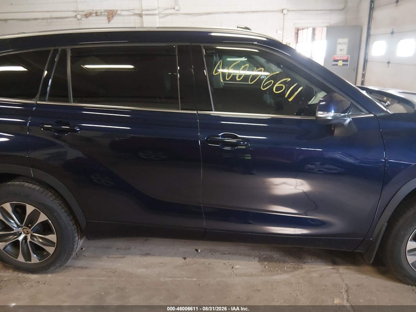 TOYOTA HIGHLANDER - zdjęcie 13