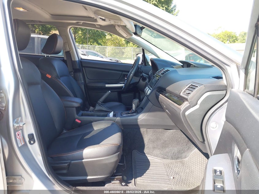 2016 SUBARU CROSSTREK auction photo 5