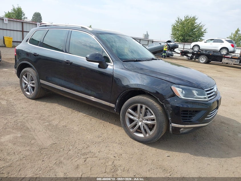2015 VOLKSWAGEN TOUAREG V6 LUX