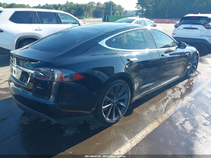 2015 TESLA MODEL S auction photo 4