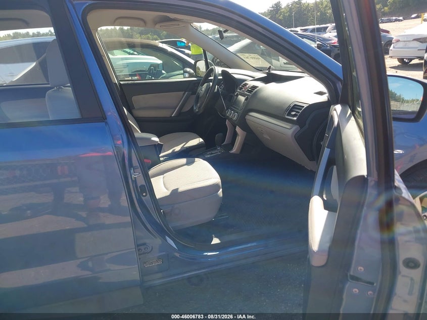 2016 SUBARU FORESTER auction photo 5