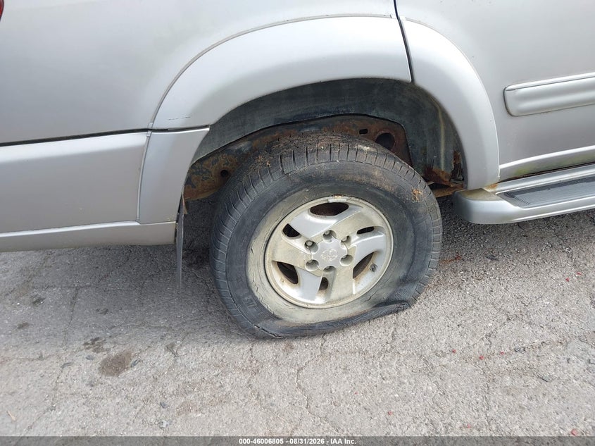 2001 TOYOTA SEQUOIA auction photo 6