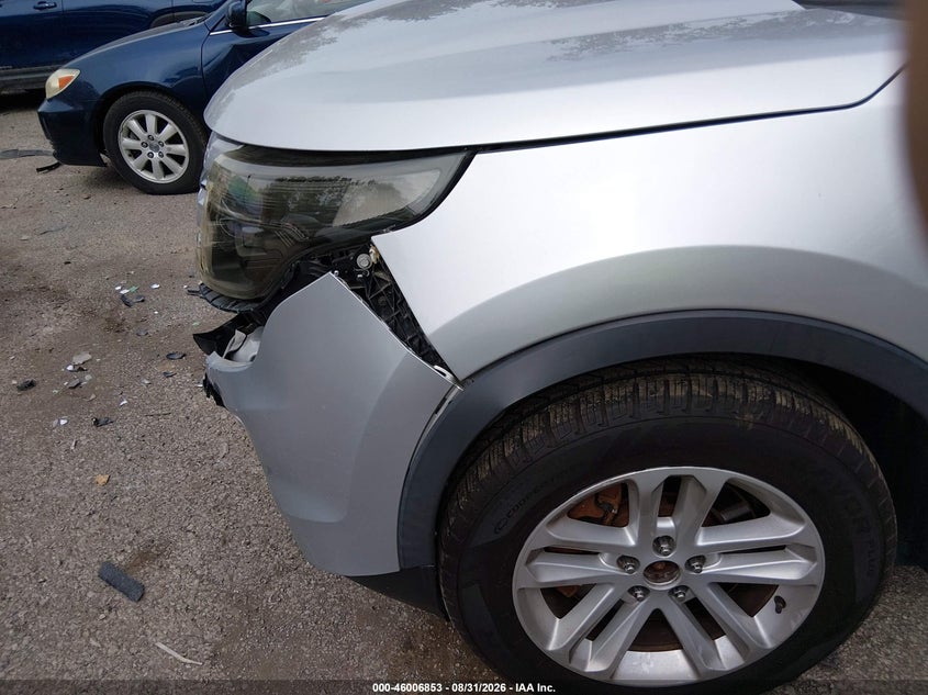 2015 FORD EXPLORER auction photo 6