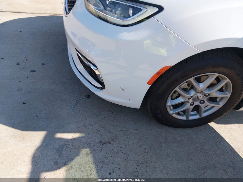 2024 CHRYSLER PACIFICA auction photo 6