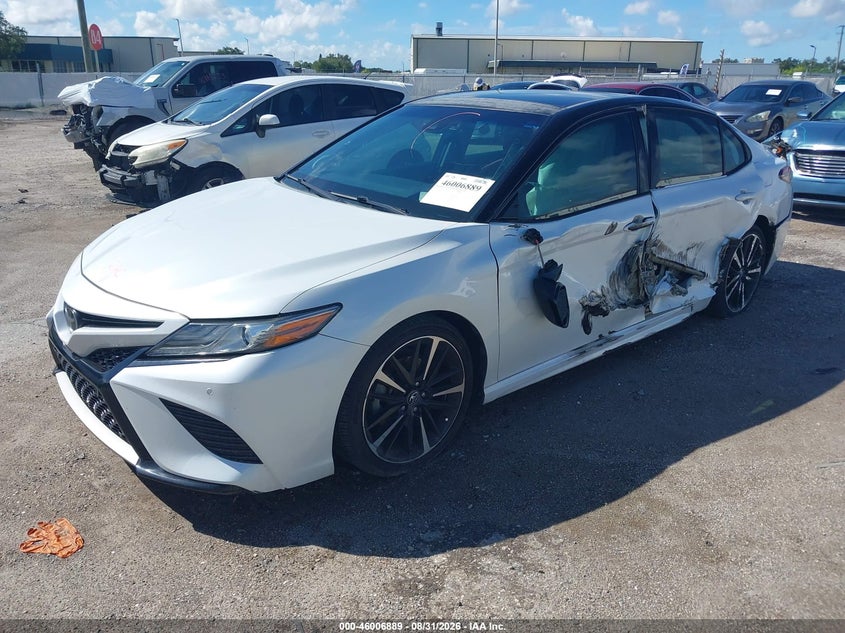 TOYOTA CAMRY - zdjęcie 2