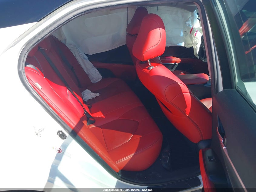 TOYOTA CAMRY - zdjęcie 8