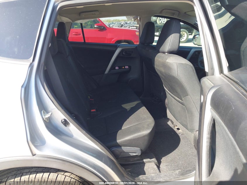 TOYOTA RAV4 - zdjęcie 8
