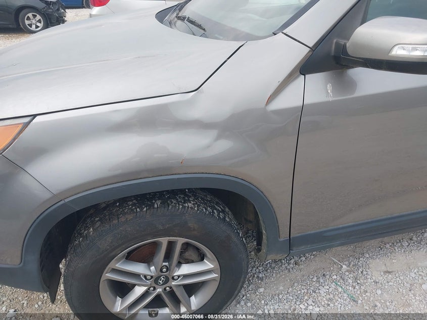 2011 KIA SORENTO auction photo 6