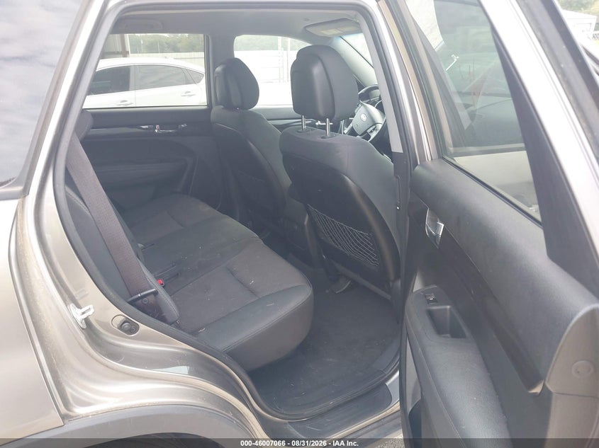 2011 KIA SORENTO auction photo 8