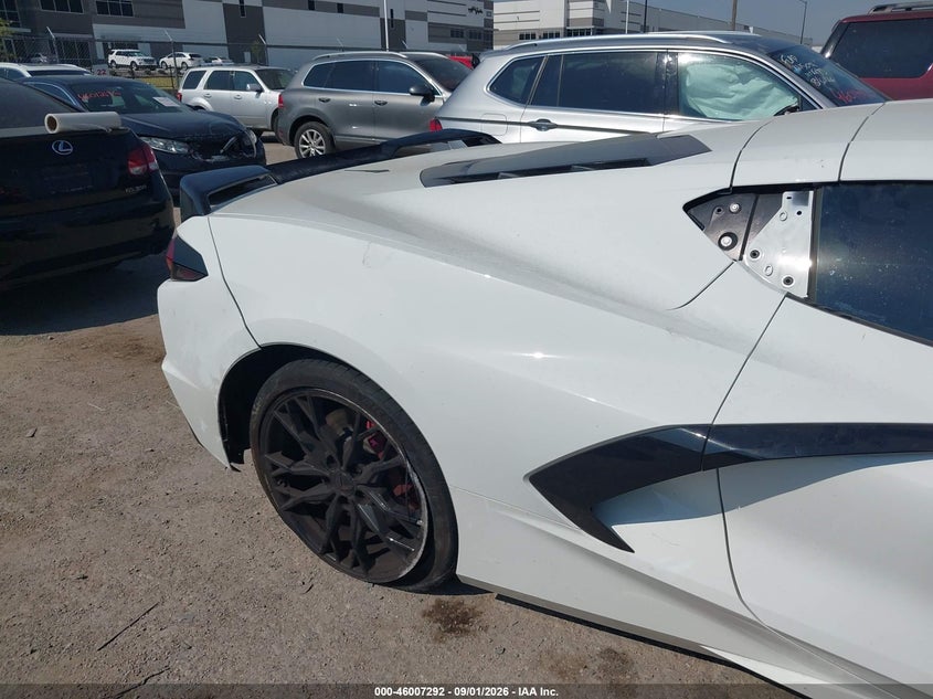 CHEVROLET CORVETTE STINGRAY - zdjęcie 18