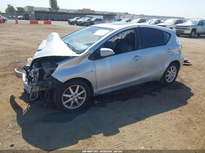 2013 TOYOTA PRIUS C auction photo 2