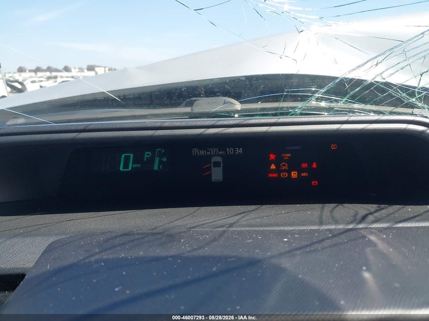 2013 TOYOTA PRIUS C auction photo 7