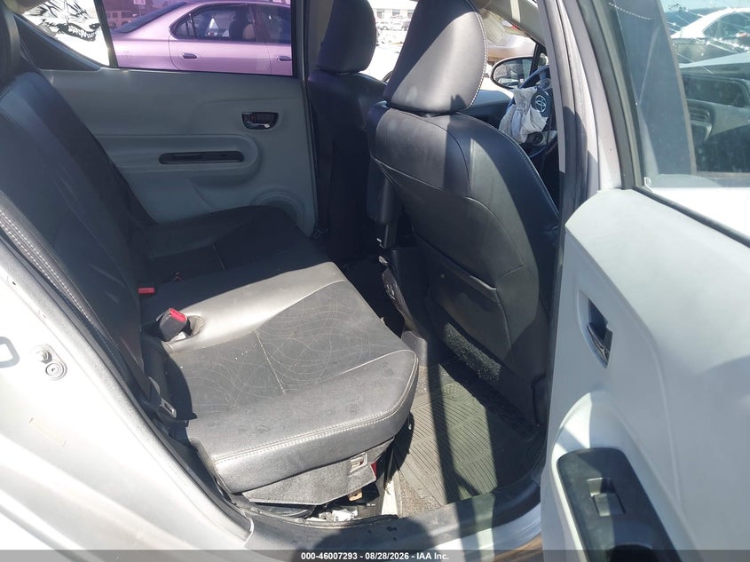 2013 TOYOTA PRIUS C auction photo 8