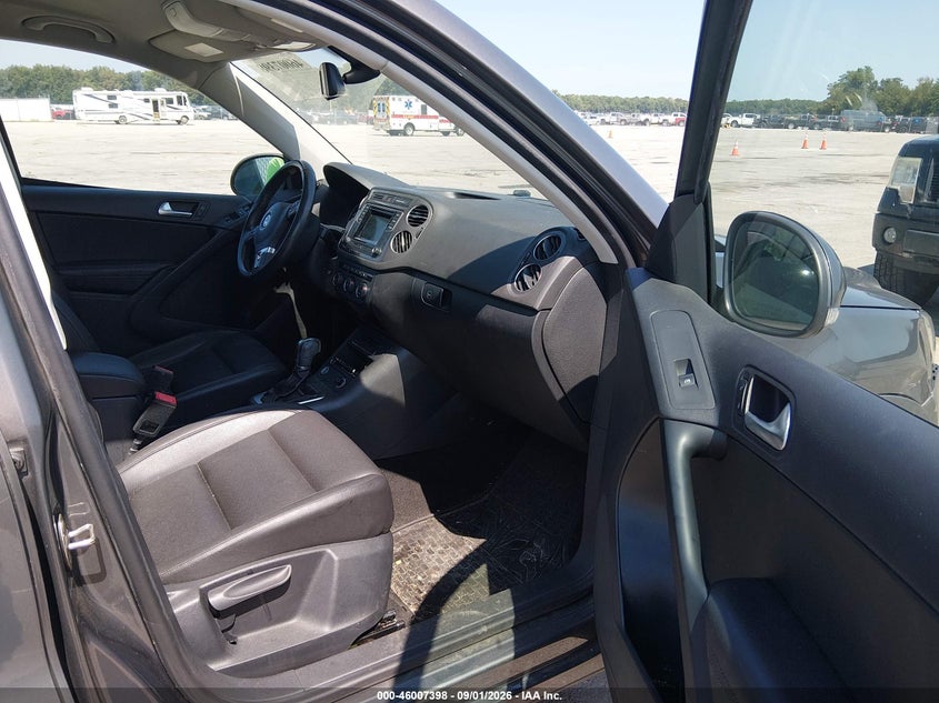 2016 VOLKSWAGEN TIGUAN auction photo 5