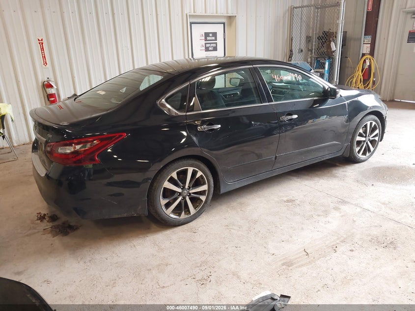 2017 NISSAN ALTIMA auction photo 4