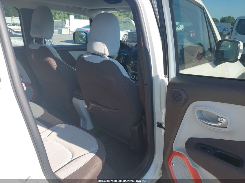 2016 JEEP RENEGADE auction photo 8