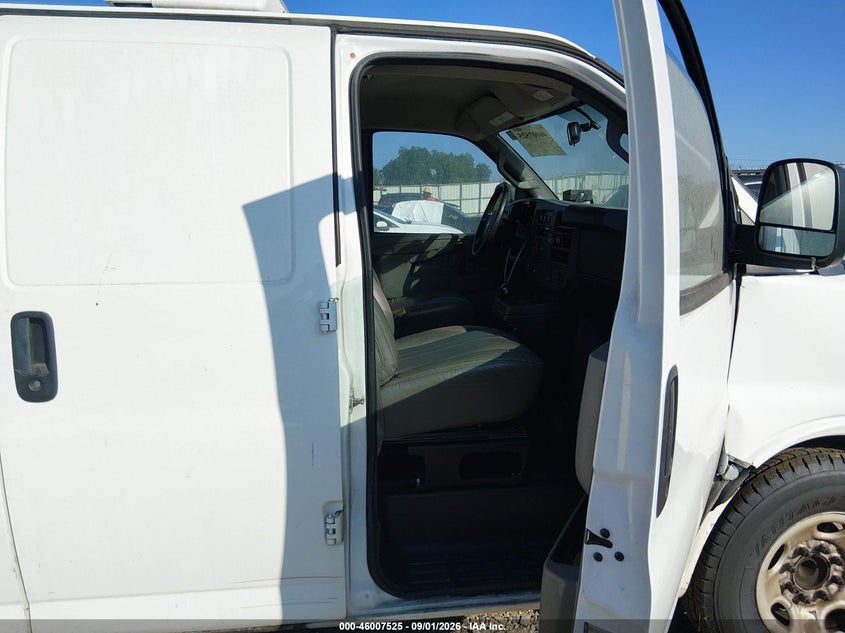 2017 CHEVROLET EXPRESS 2500 auction photo 5