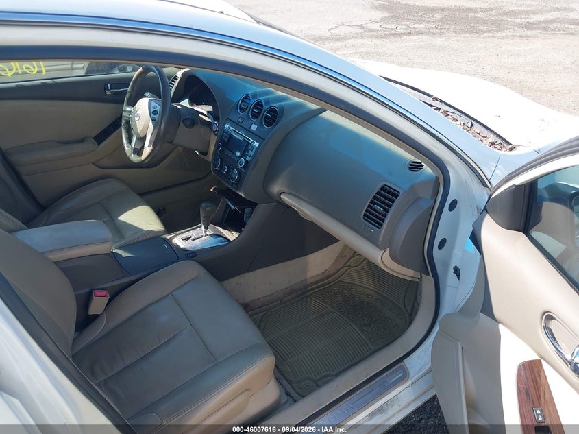 2010 NISSAN ALTIMA auction photo 5