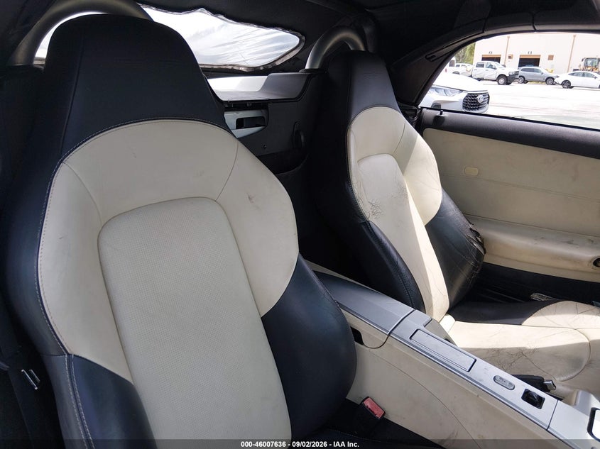2005 CHRYSLER CROSSFIRE auction photo 8