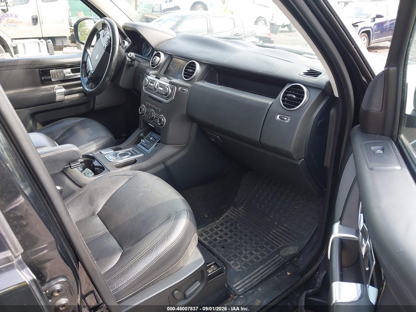 2016 LAND ROVER LR4 auction photo 5