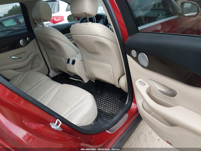 2016 MERCEDES-BENZ GLC 300 auction photo 8