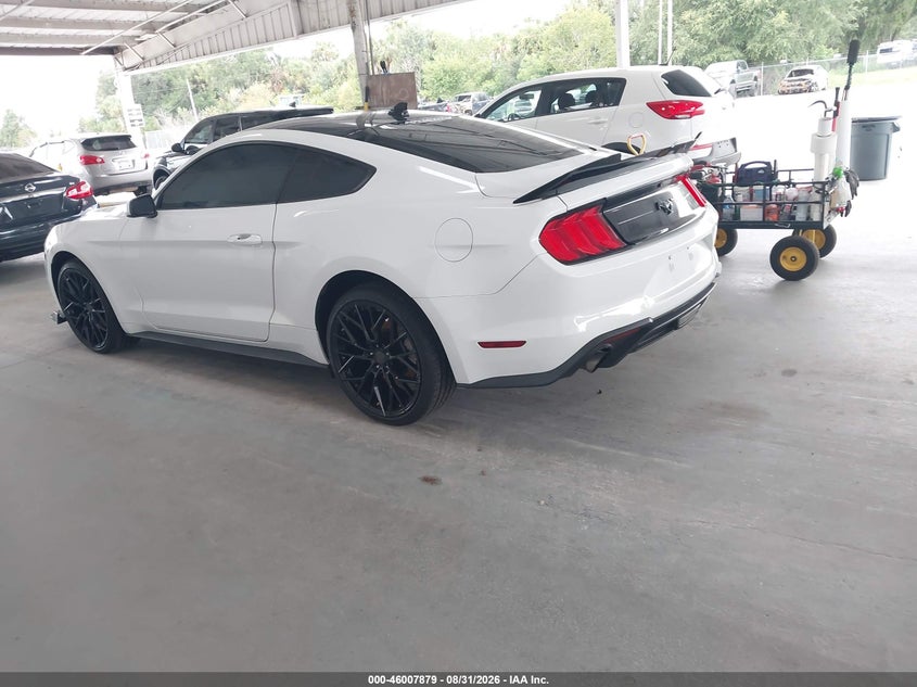 FORD MUSTANG - zdjęcie 3